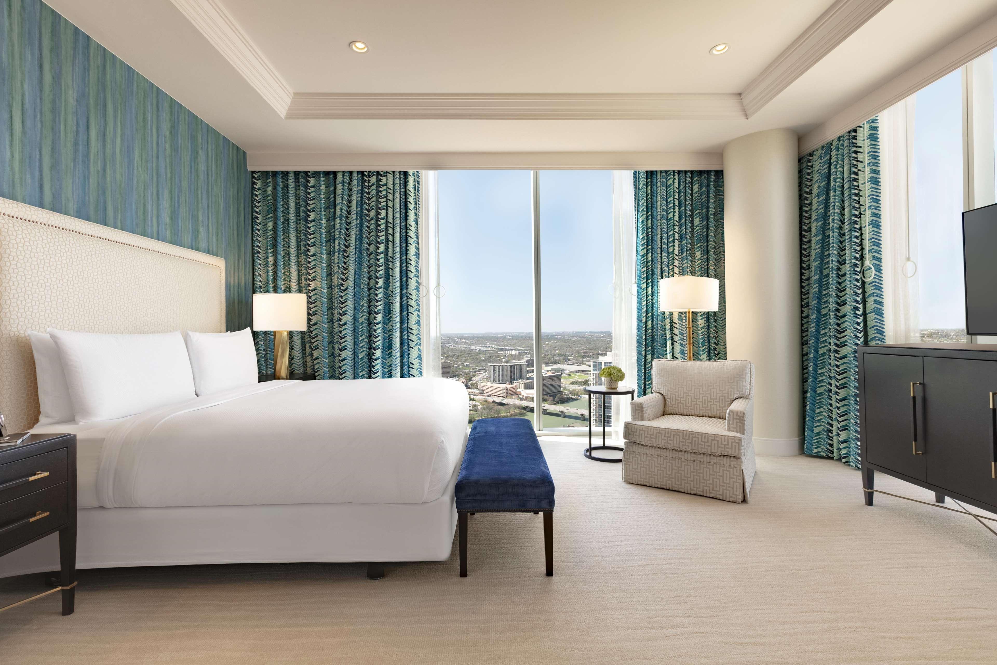 Concierge, Fairmont Gold, 2 Queen Beds, Lounge Access