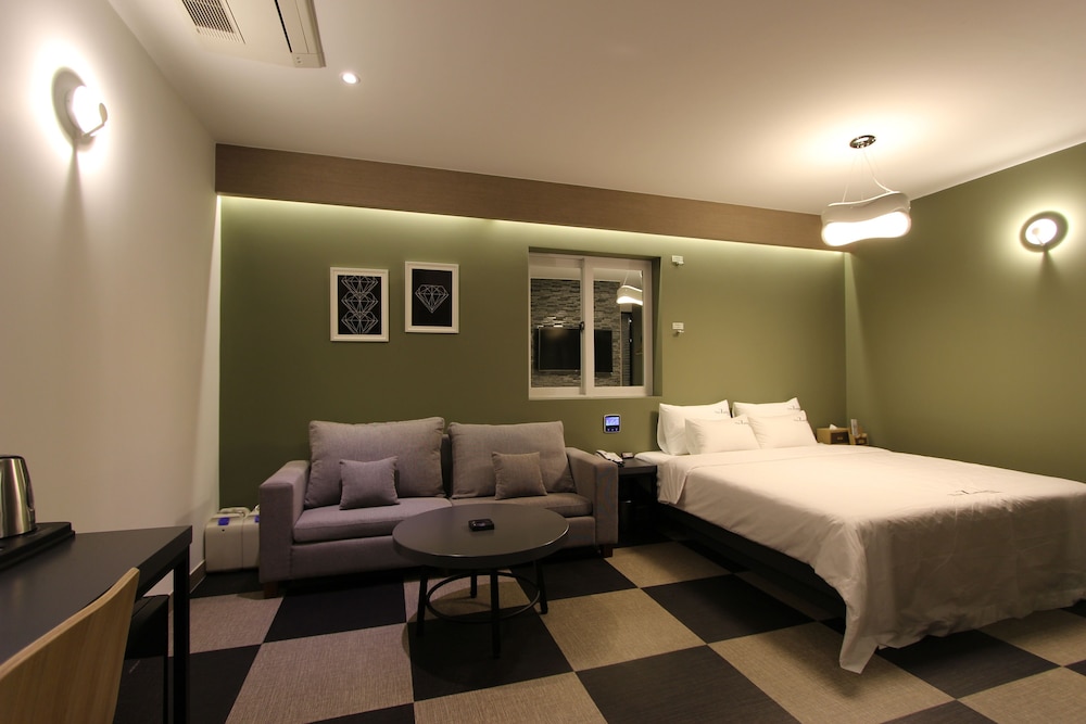 The Zenith Hotel 31/60