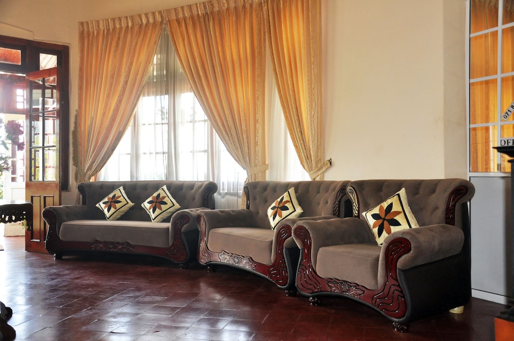 Chelthnam Bungalow 18/35