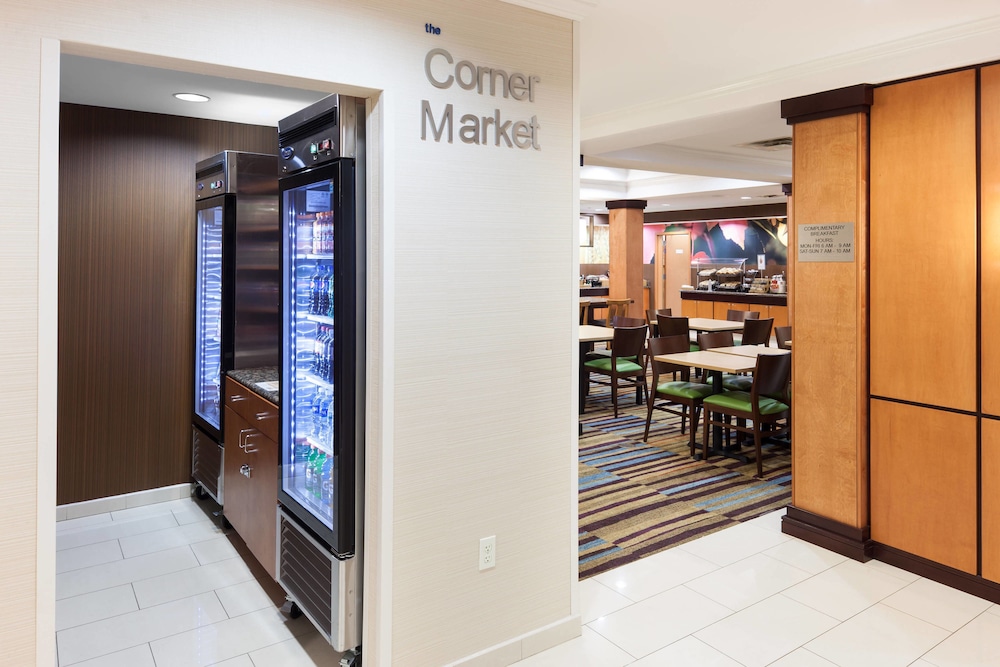 Fairfield Inn Suites Jacksonville Butler Boulevard 6/50