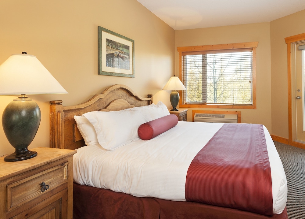 Lizard Creek Lodge 11/52