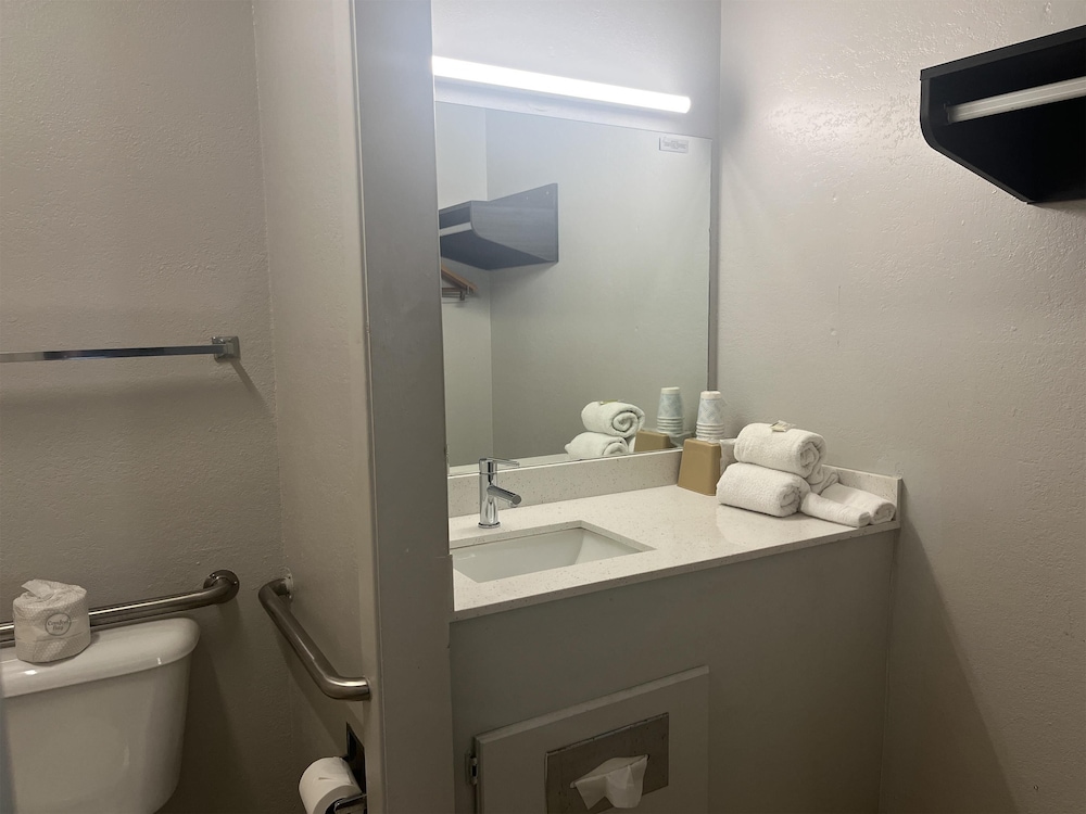 Motel6 New Boston, TX 46/47