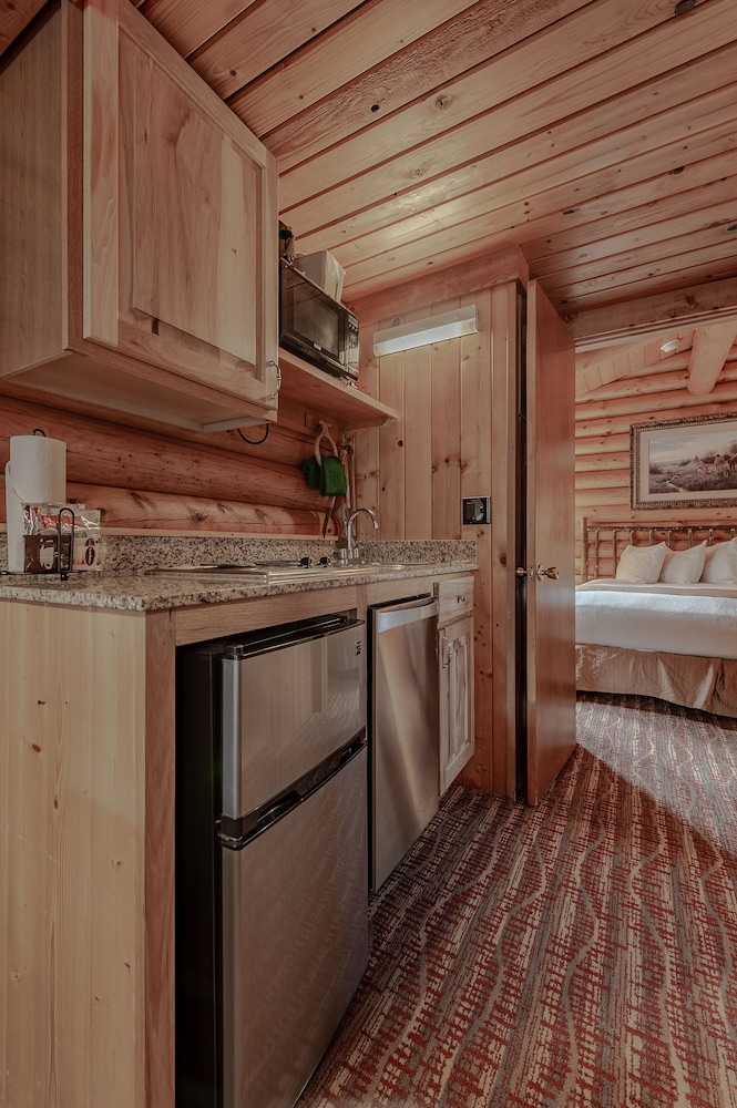 Cowboy Village Resort 5/69