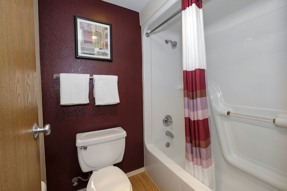 Red Roof Inn Holton 16/18
