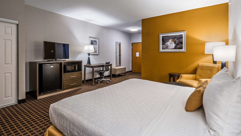 Best Western Plus Lampasas Inn and Suites 13/36
