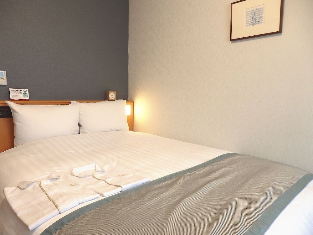 ROOM, DOUBLE BED, SMOKING