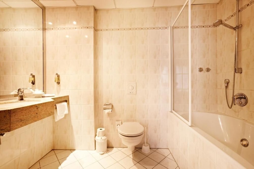 Hotel Danischer Hof Altenholz By Tulip Inn 43/45
