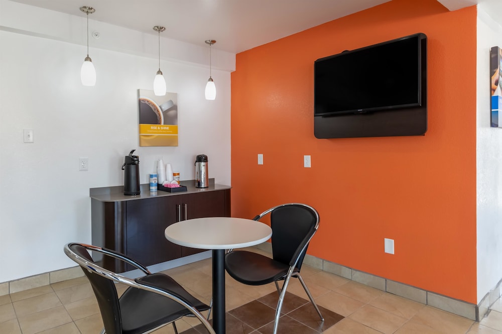 Motel6 Bryan, TX - University Area 32/44