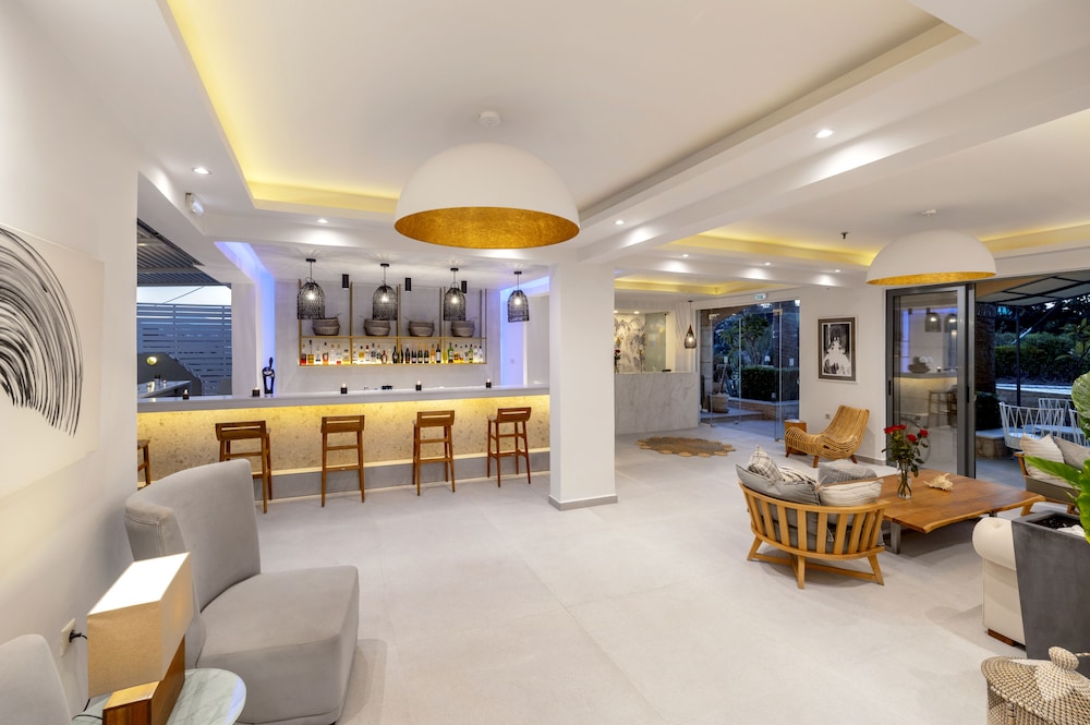La Stella Suites 8/64