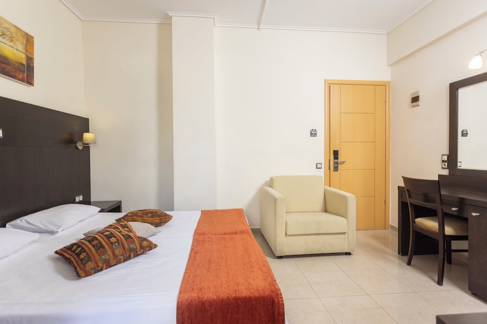 ROOM, DOUBLE BED