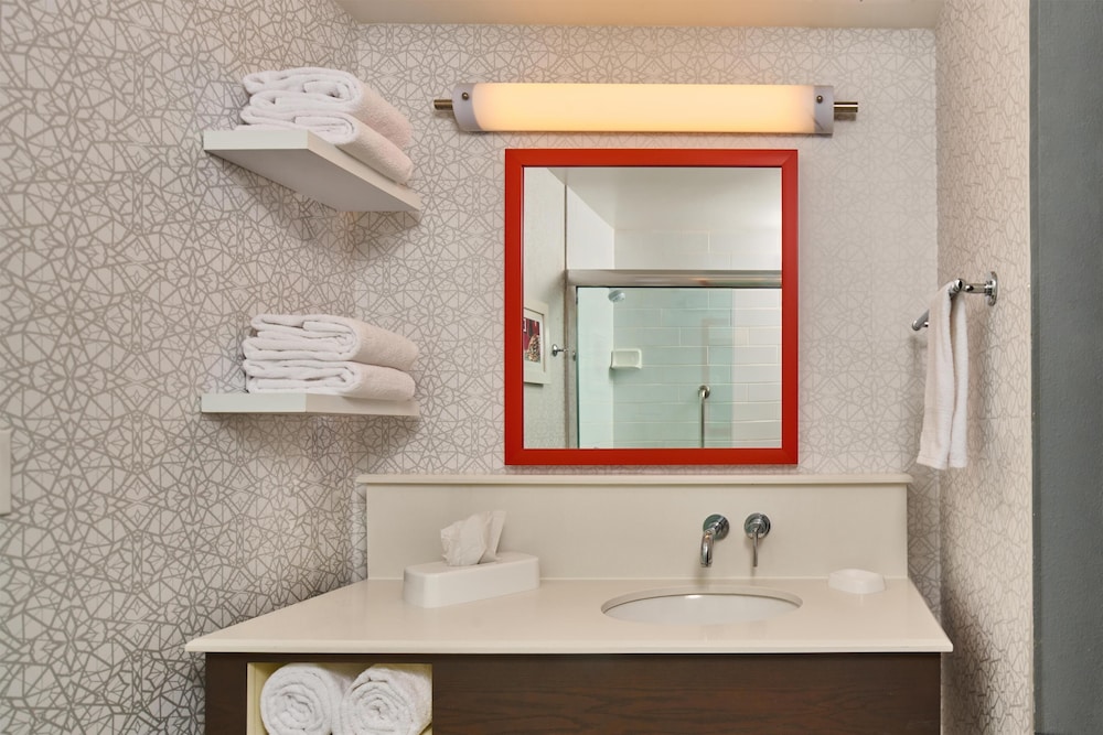 غرفة قياسية بسريرين كوين، Hampton Inn Anchorage 6/8