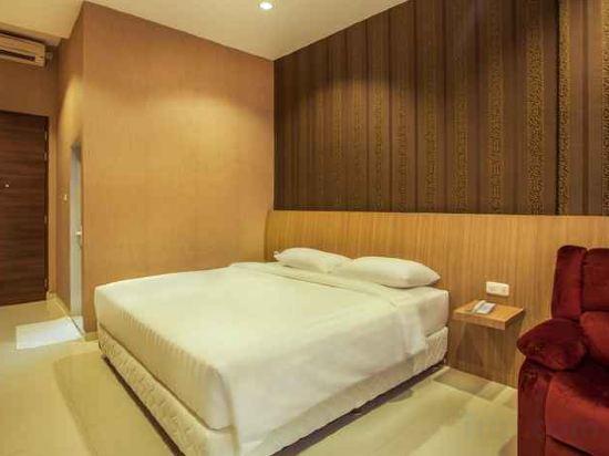 Alvina Hotel 9/35