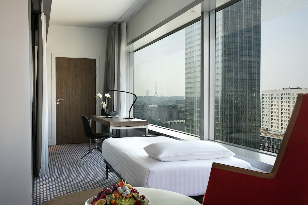Melia Paris La Defense 33/73