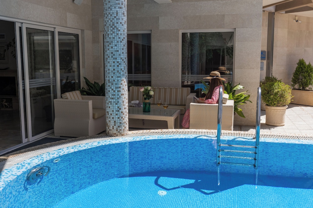Hotel Del Mar 4/50