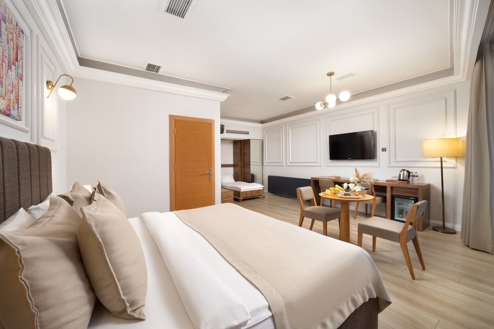 SUPERIOR, SUITE, SEA VIEW