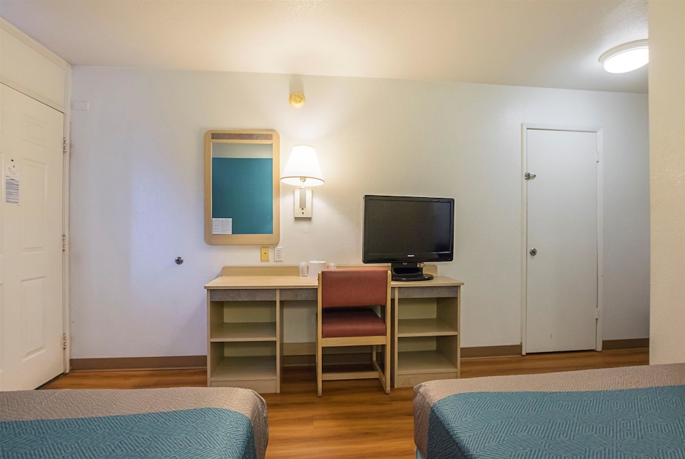 Motel6 Rochester, MN 41/57