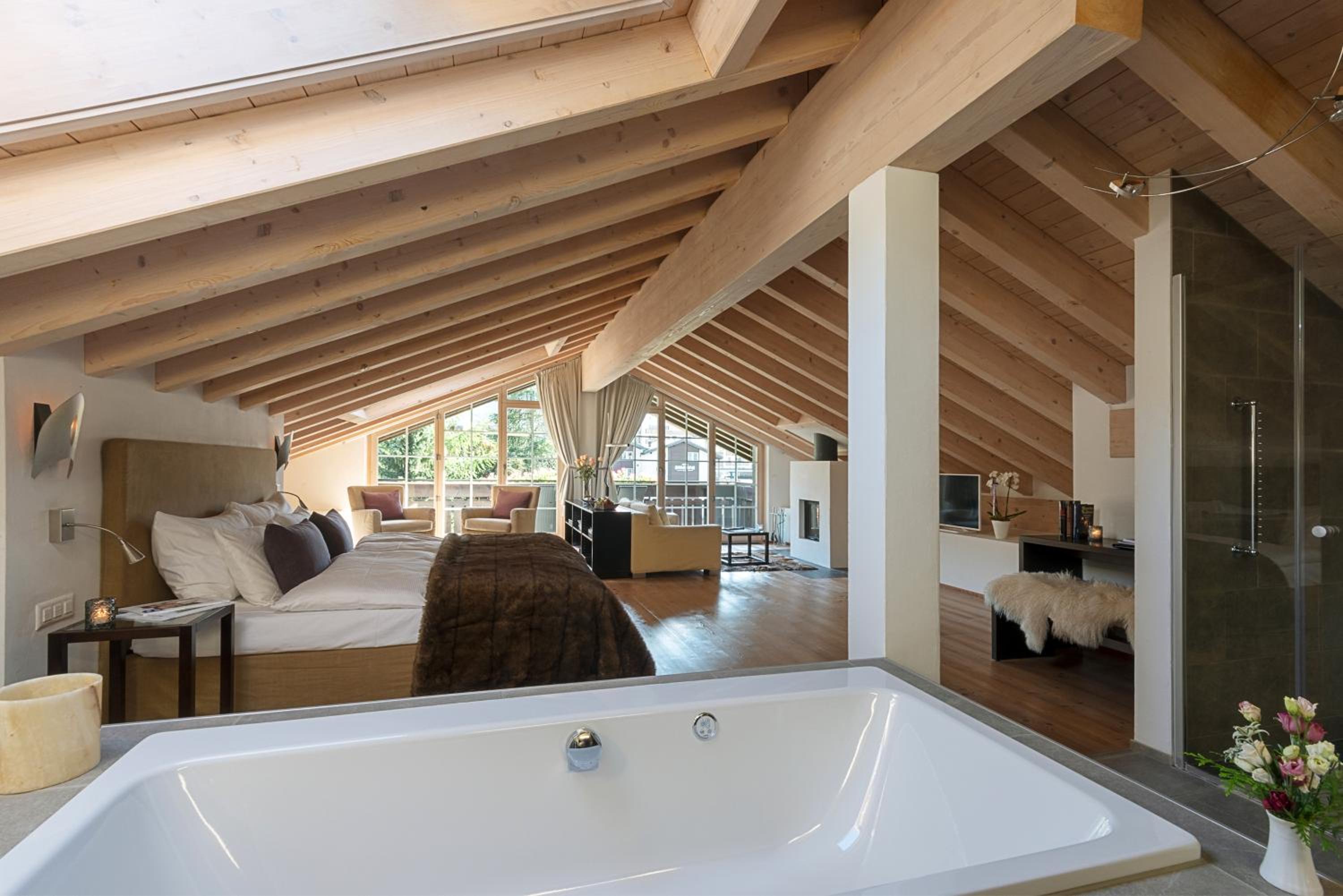Alpine, Loft, Suite, King Bed, Mountain View