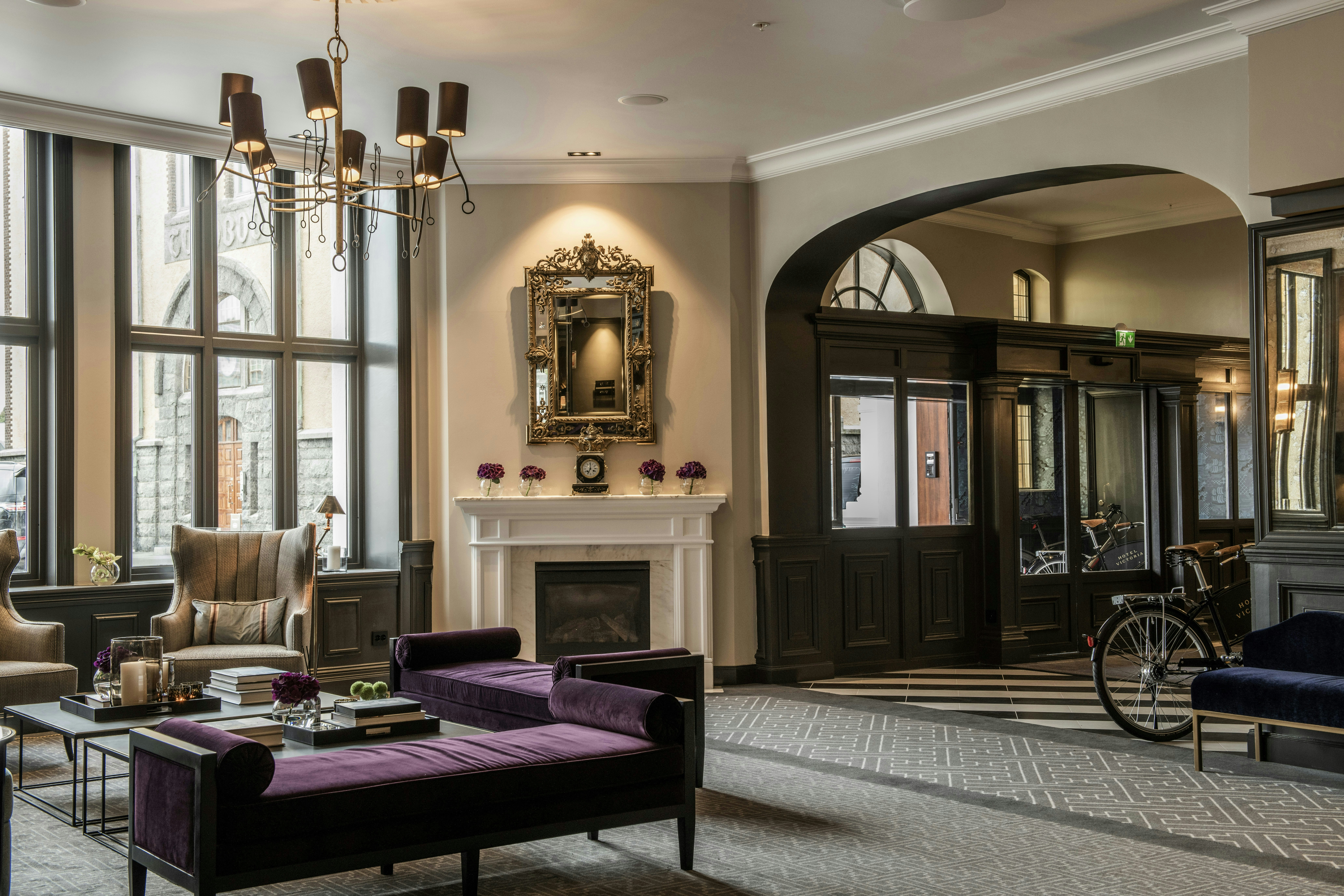 Victoria Hotel 37/60