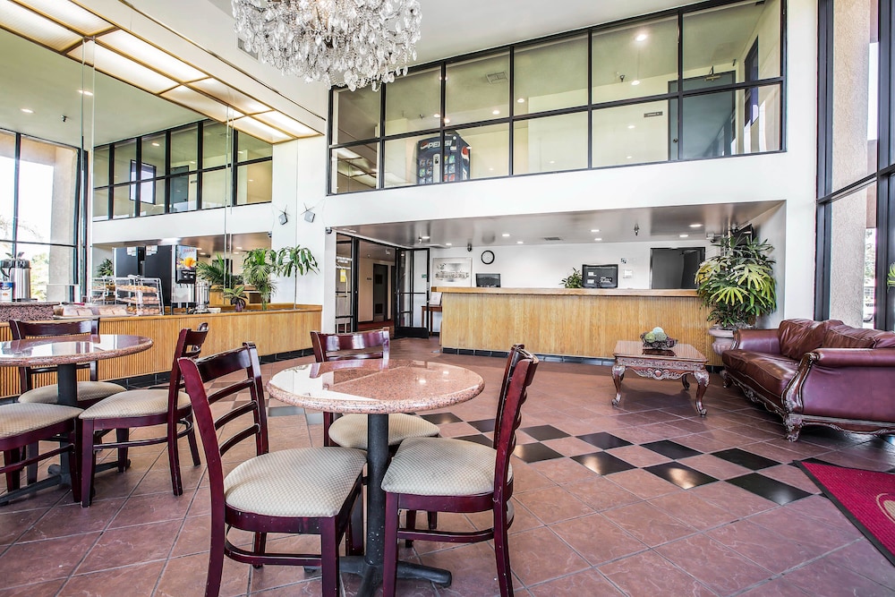 Baymont by Wyndham Ontario 24/31