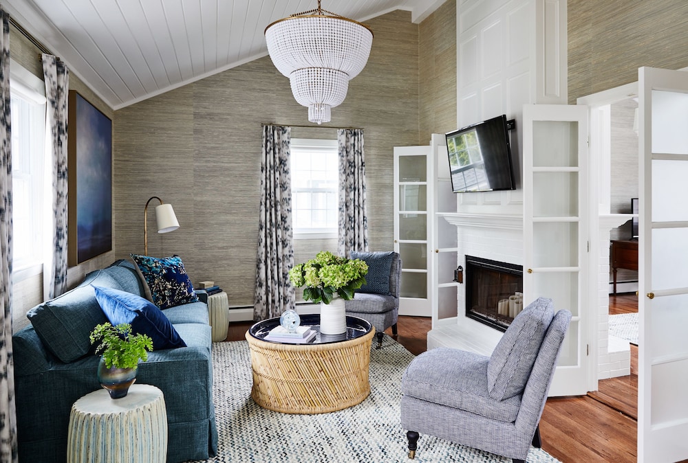 Cliffside Inn Newport 20/50
