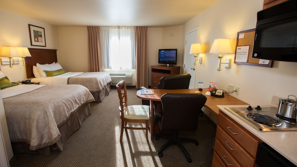 Candlewood Suites Joplin 11/35