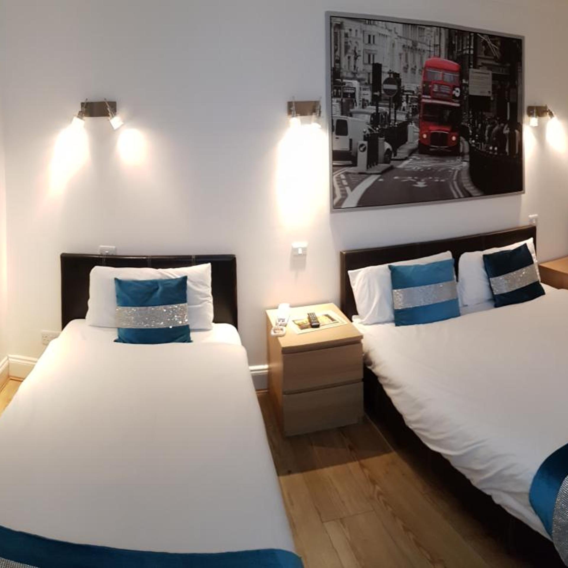 غرفة رباعية، Westpoint Hotel 5/10