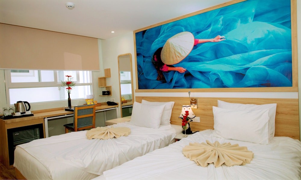 Royal HPM Hotel 12/40