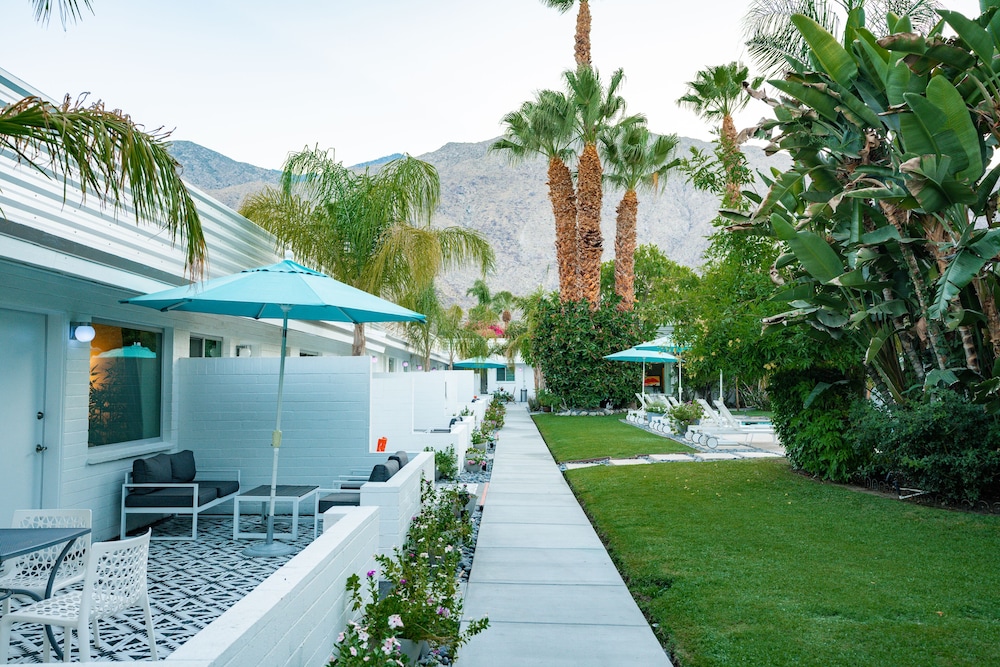 BelleVue Oasis-Palm Springs - Adults Only 56/62
