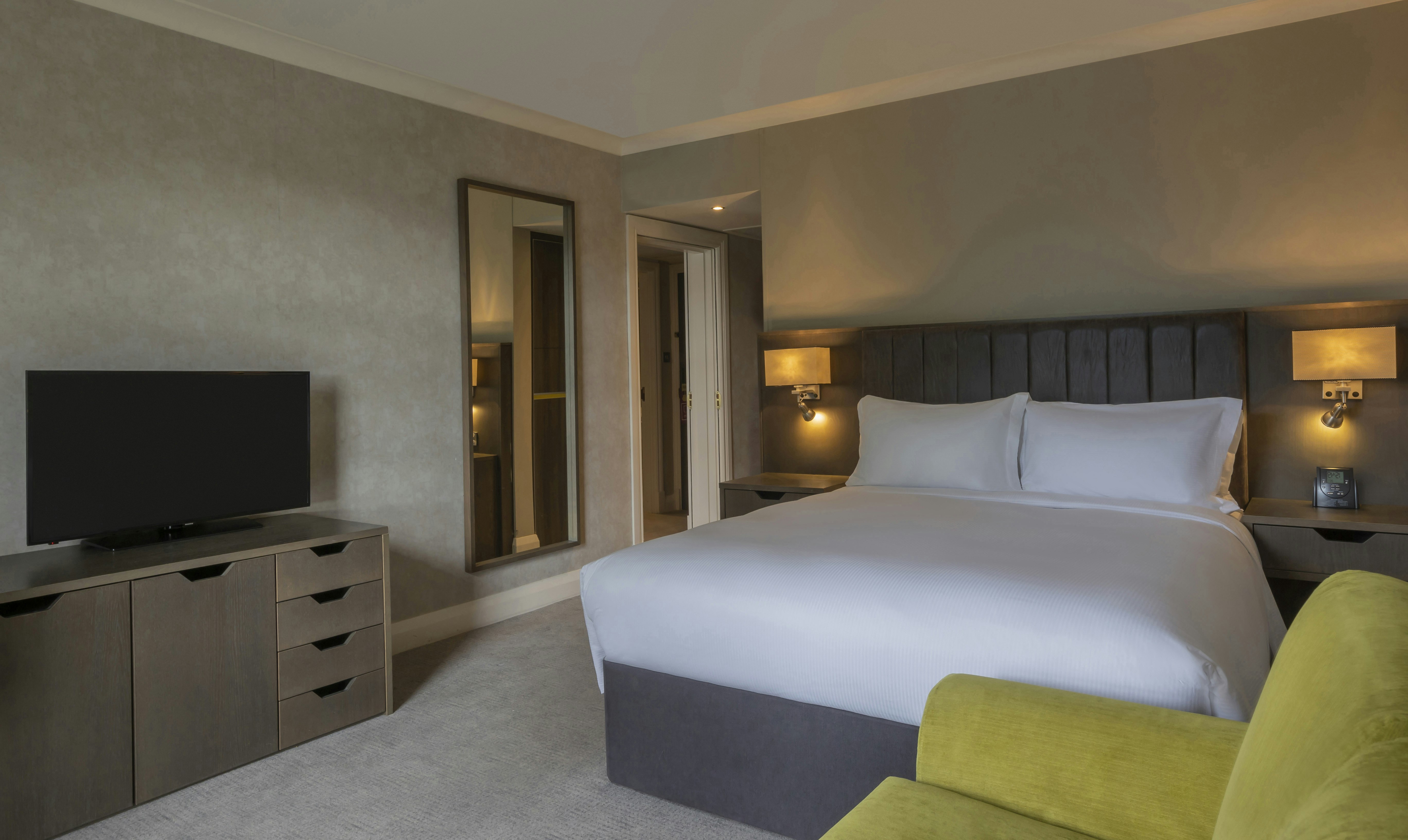 Hilton Dublin 10/50