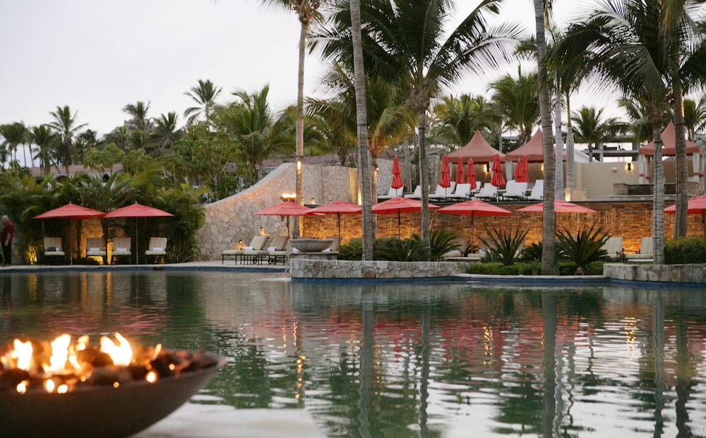 Hacienda Beach Club And Residences 42/50