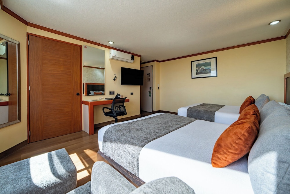 Hotel Abastos Plaza 22/68