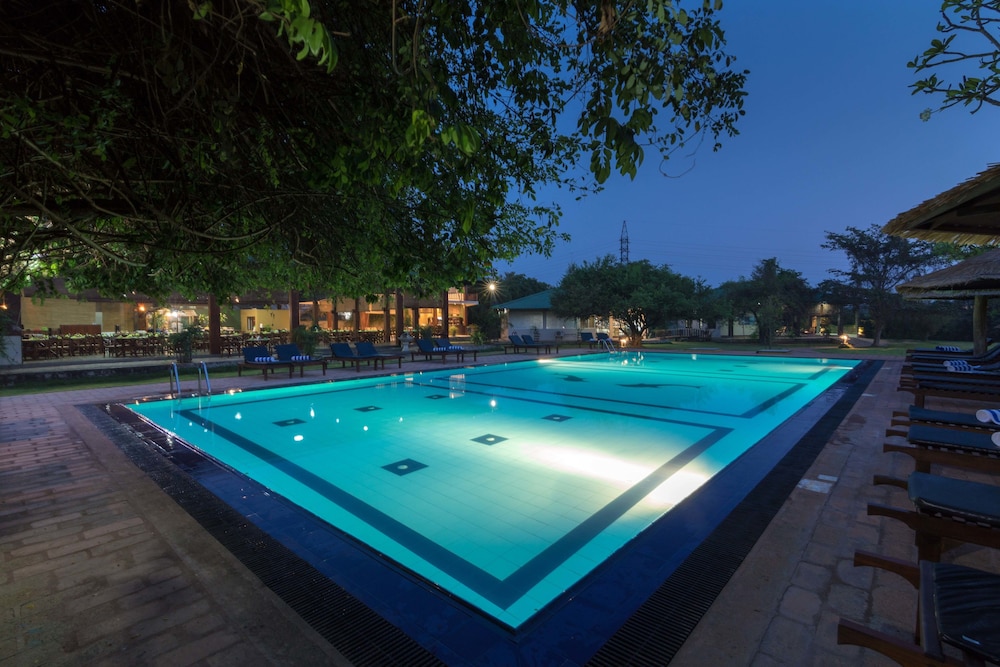 Camellia Resort And Spa 3/65