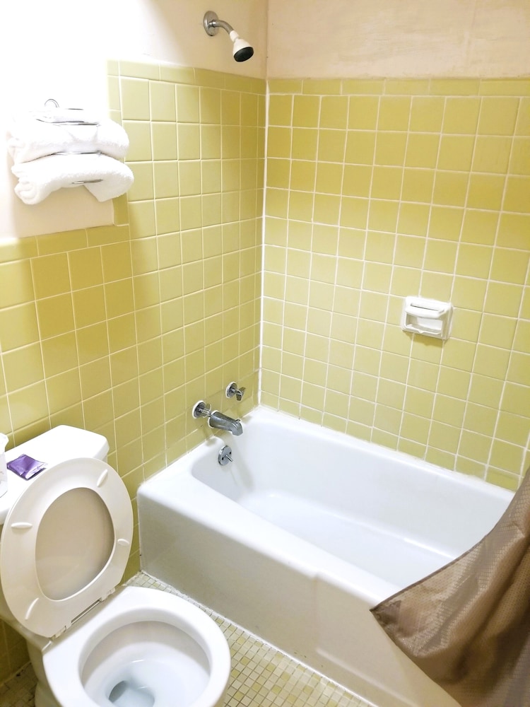 Americas Best Value Inn Arkansas City 27/28