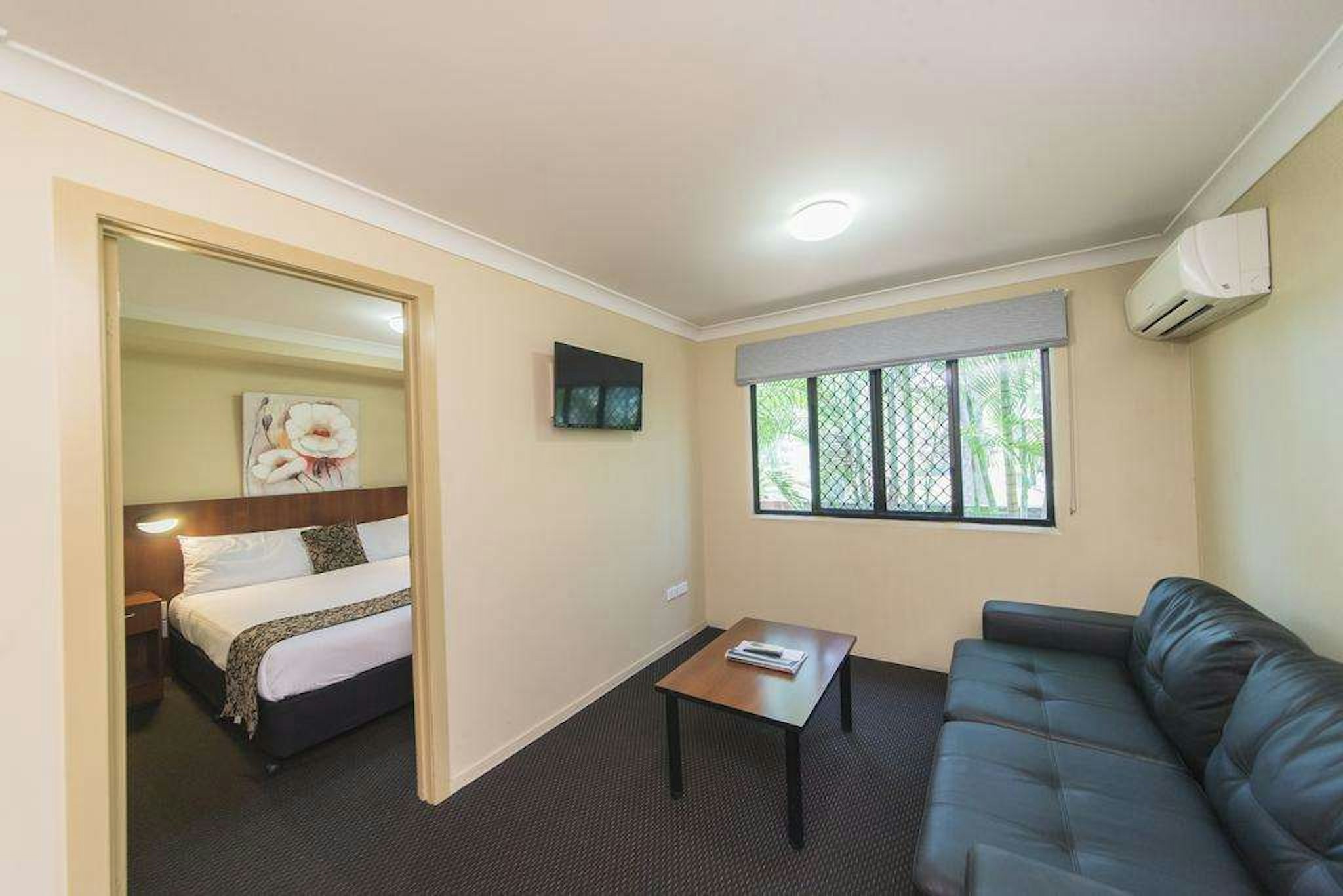 ROCKY RESORT MOTOR INN 35/65