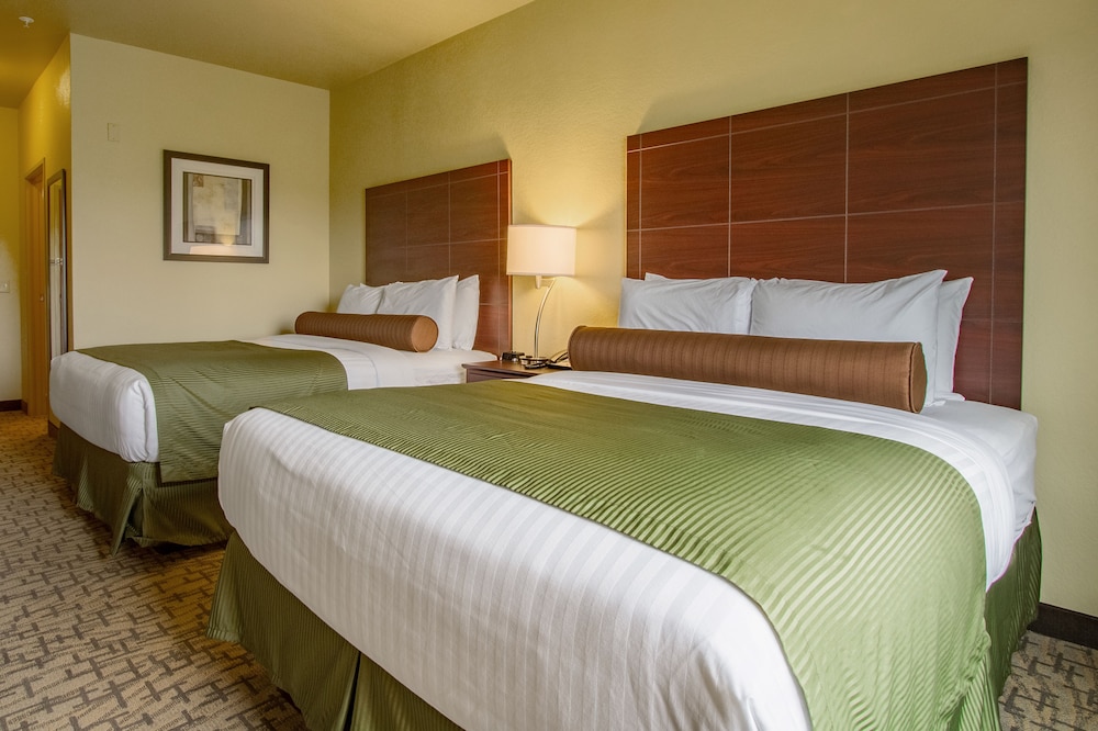 Cobblestone Hotel & Suites - Orrville 6/22