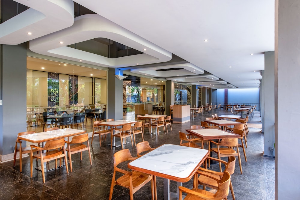 Oakwood Hotel and Apartments Taman Mini Jakarta 38/57