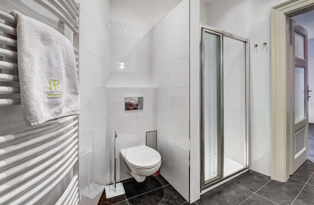 4 Arts Apartments by Adrez Living 48/52