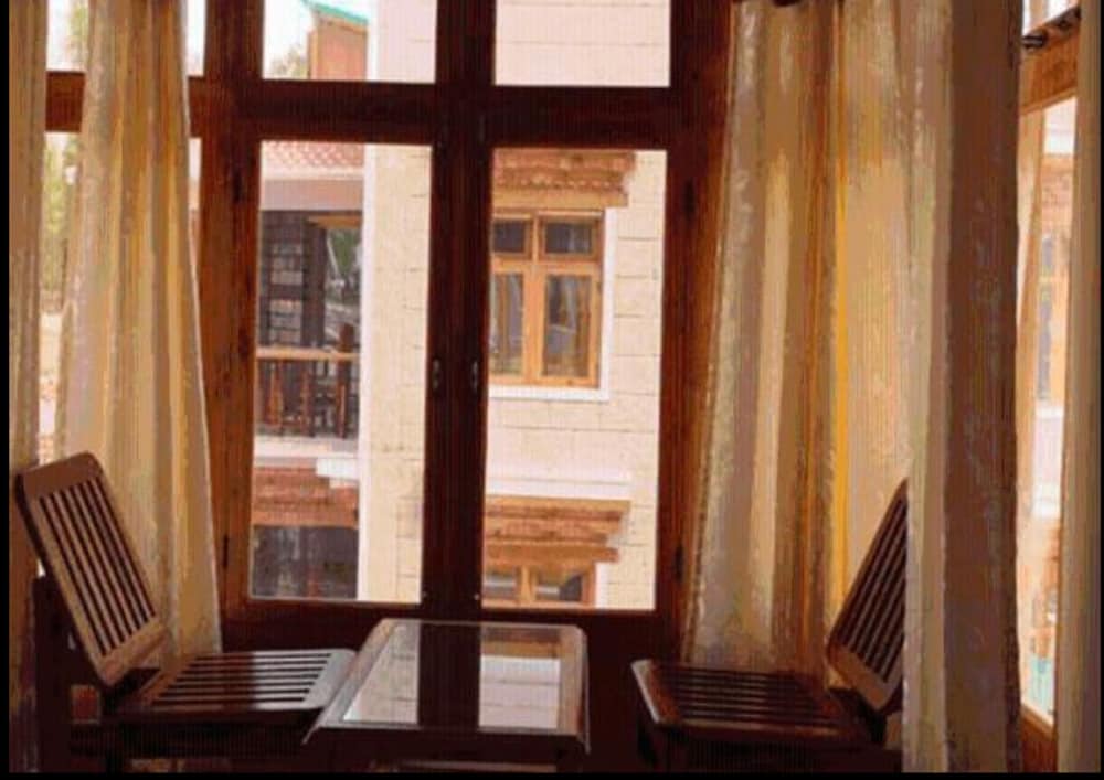 Hotel Om Ladakh 14/19