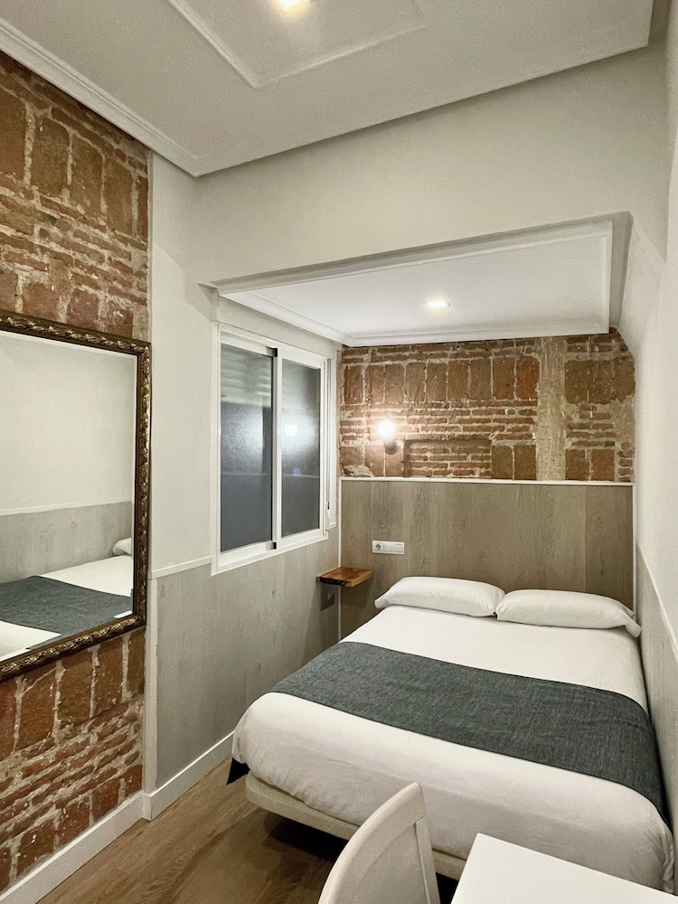 Hostal Madrid 26/50