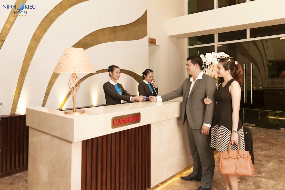 Ninh Kieu Riverside Hotel 8/70