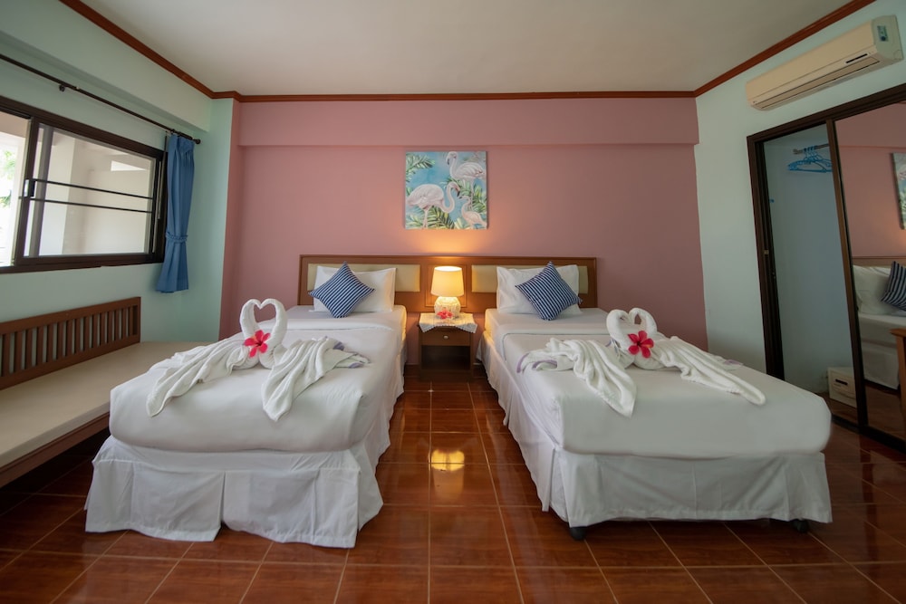 Bay Beach Resort 8/50