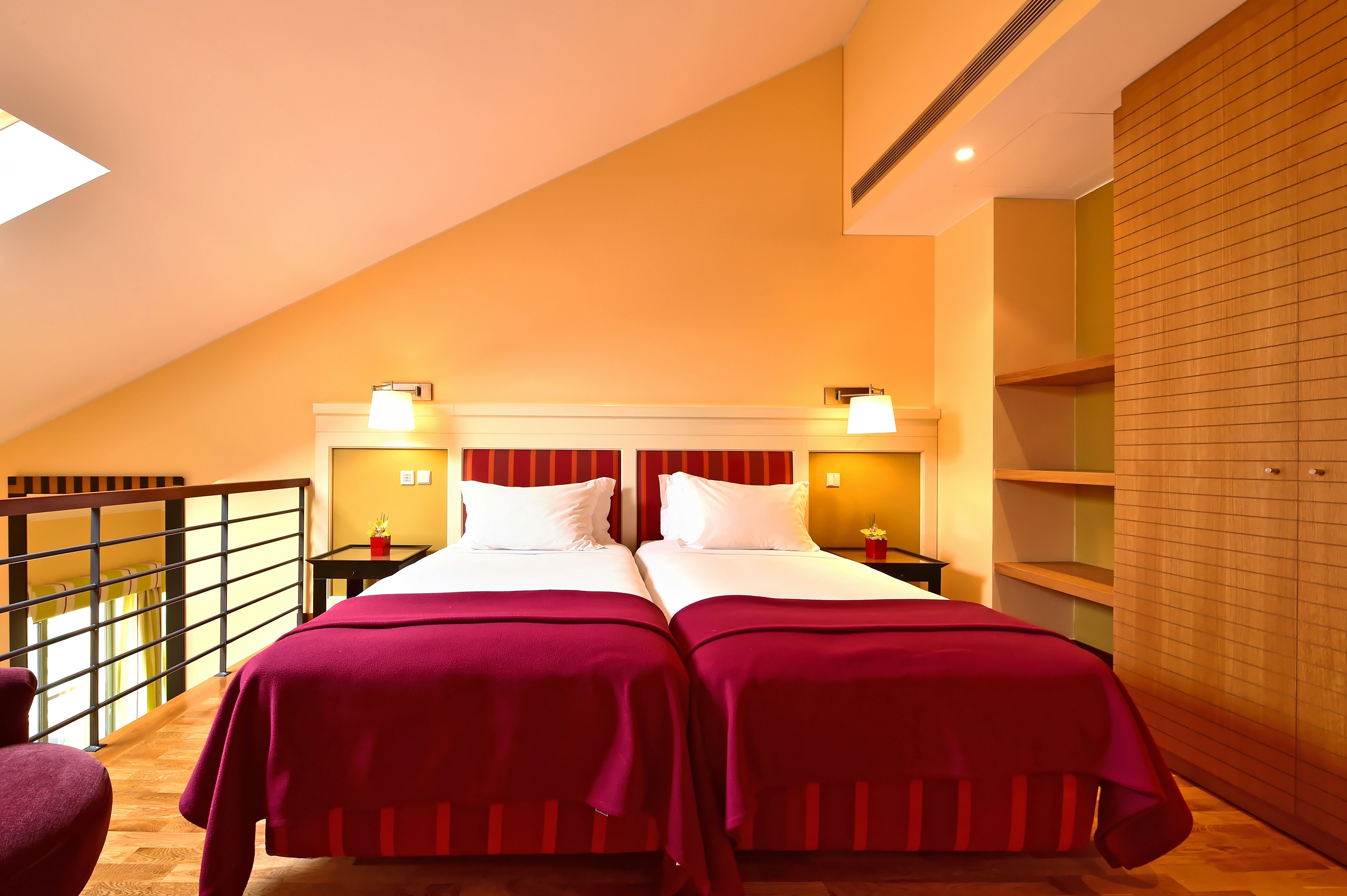 Mezzanine, Family, Suite