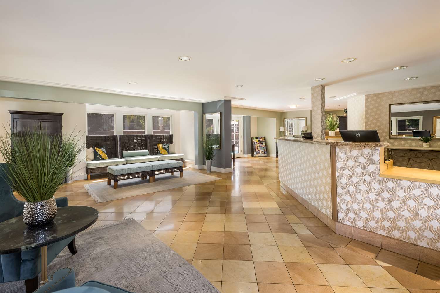 Surestay Plus Hotel By Best Western Mountain View 11/70
