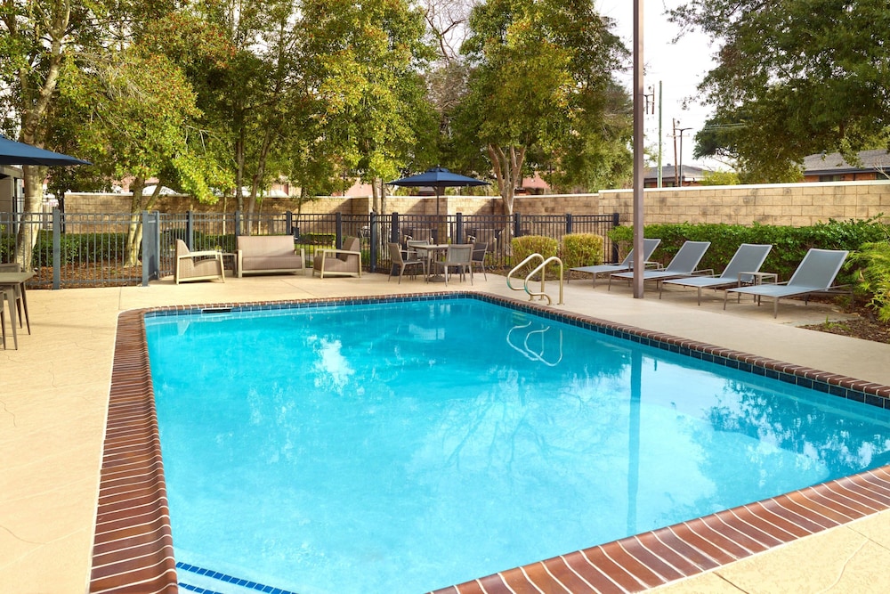 Courtyard By Marriott New Orleans Metairie 23/47