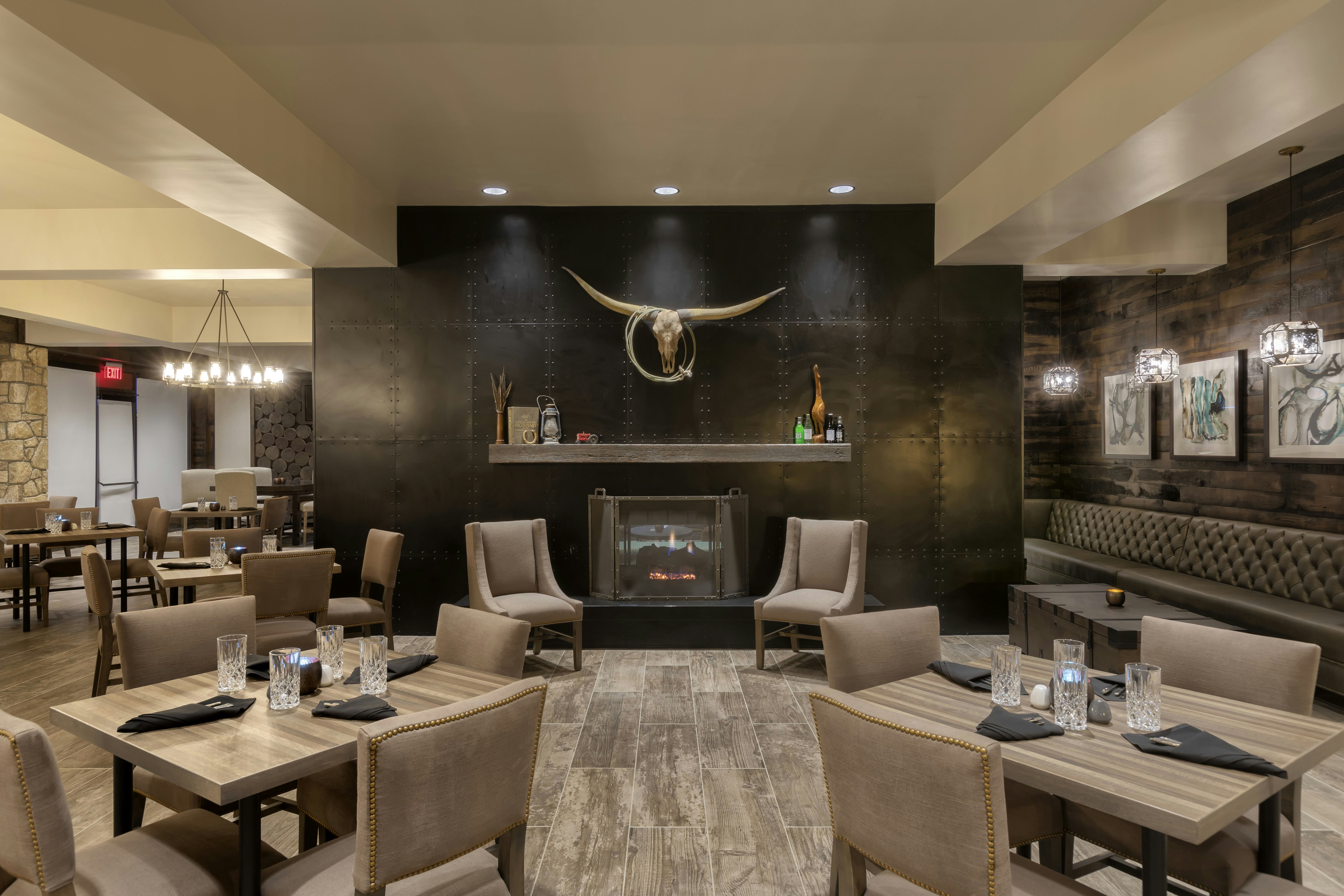 Embassy Suites by Hilton Tulsa I-44 35/46