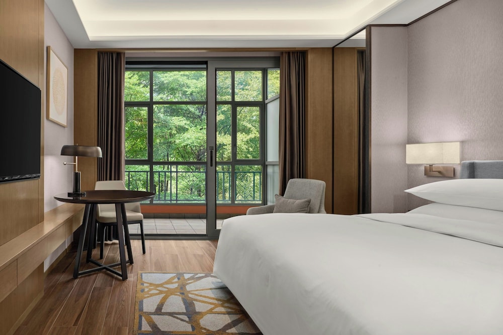 Dongguan Forum Hotel and Apartment 26/50