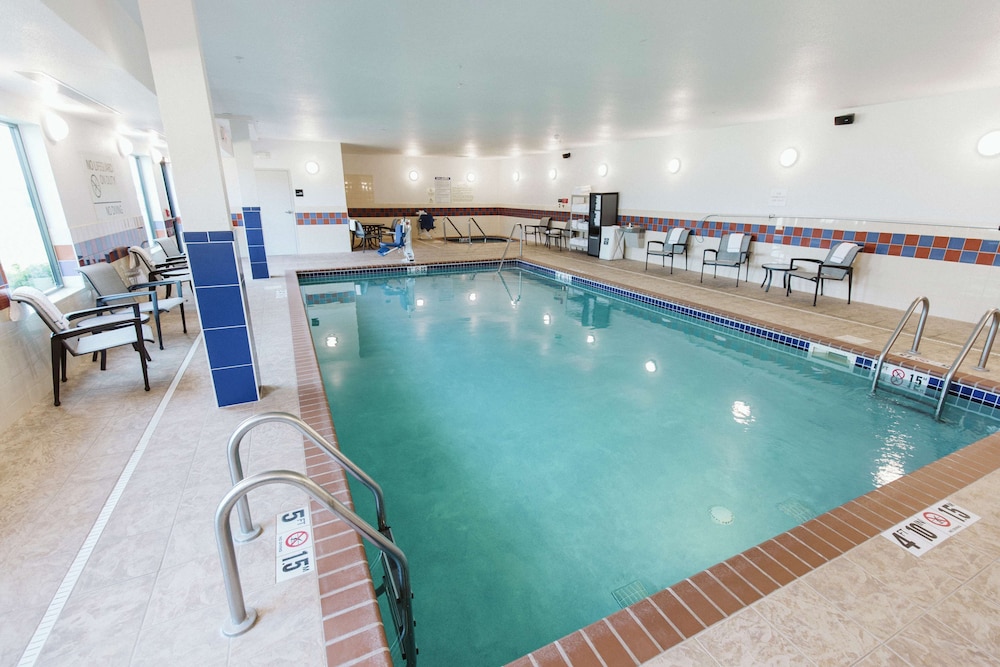 Hampton Inn Bismarck 41/78