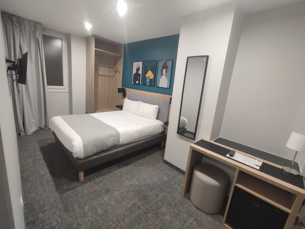 Bristol Hotel 42/61