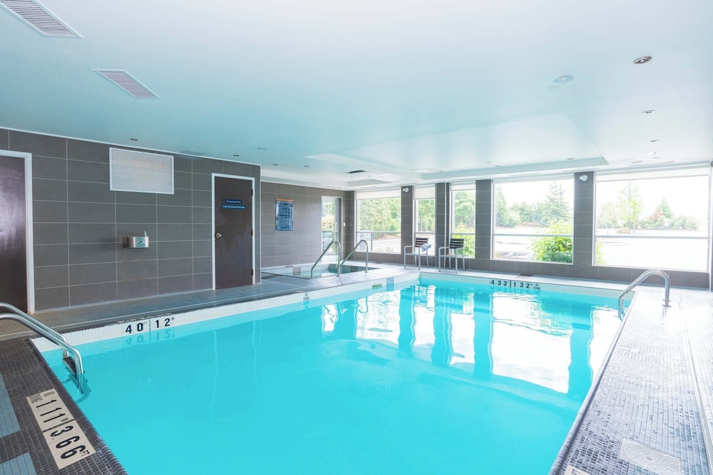 swimming pool spa