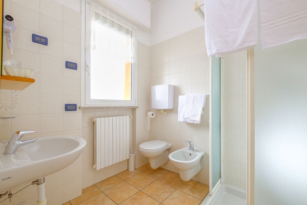 Albergo Moderno 48/50